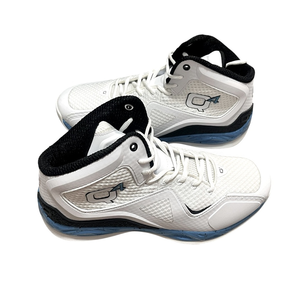 🌟🌟🌼NIB Q4MB -002 Bright White and Black High-Top Sneakers